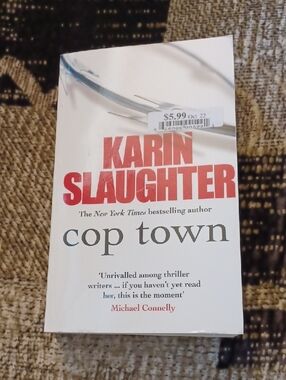 $4 Add-on Karin Slaughter "Cop Town" - Paperback Thriller